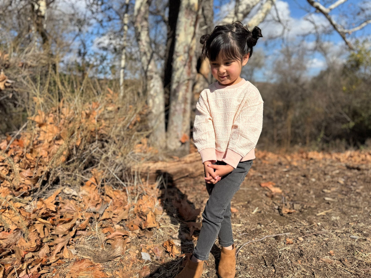 Myla Sweatshirt in Pink Snowflake
