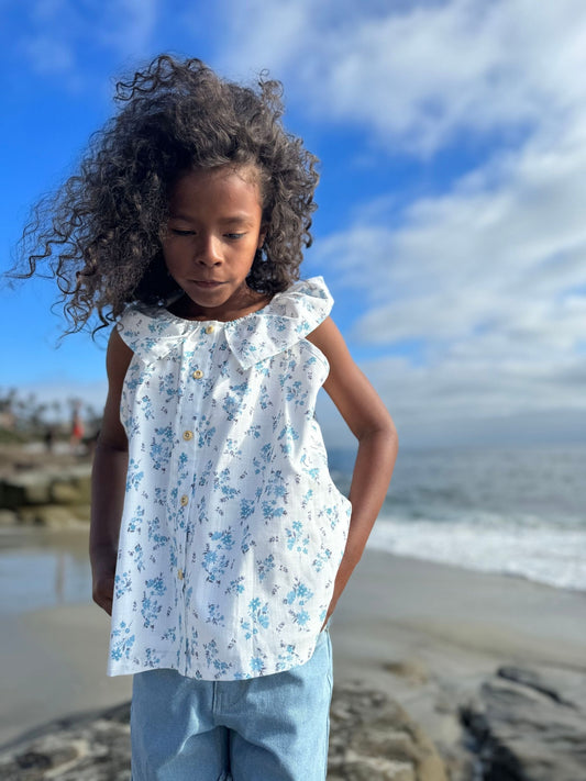 finley top in blue floral