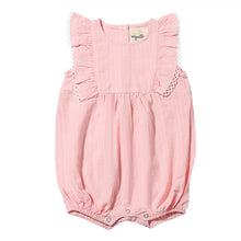  The Poppy Bubble in pink is a darling outfit for toddlers, featuring delicate ruffle sleeves and a soft, breathable fabric perfect for warm weather. Its charming design and versatile color make it a lovely addition to any little one’s wardrobe, ideal for playdates, outings, or family events.
