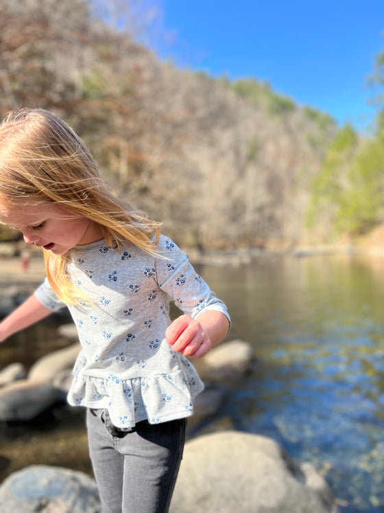 Elaina blouse in heatherd grey floral print