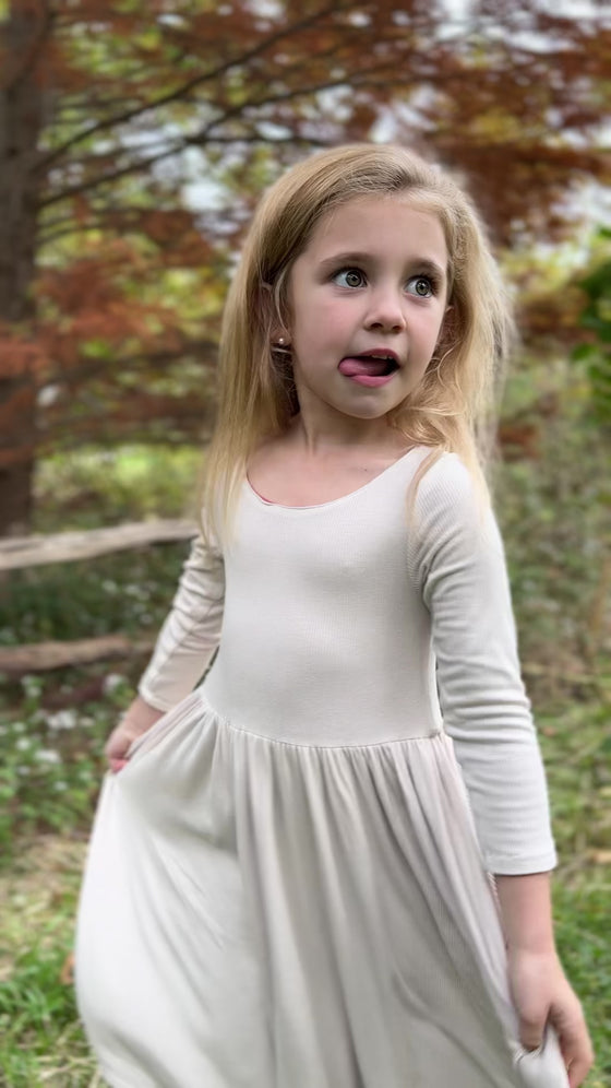 Teagan Dress Reversible in Oatmeal and Pumpkin